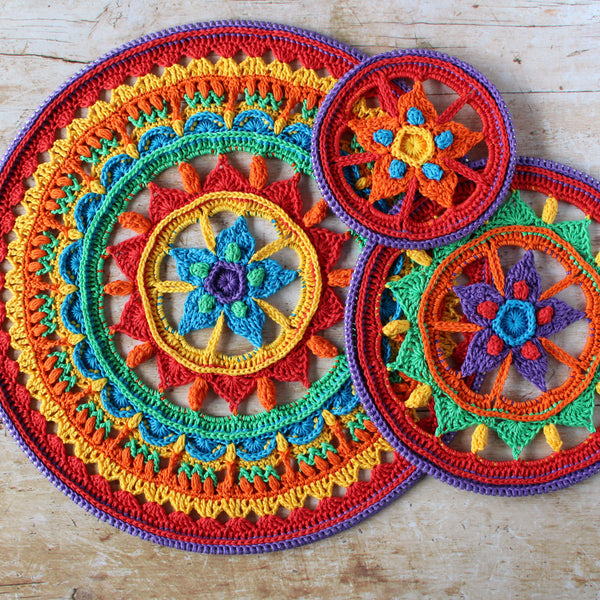 Patroon : Triptych Mandala's - It's all in a nutshell
