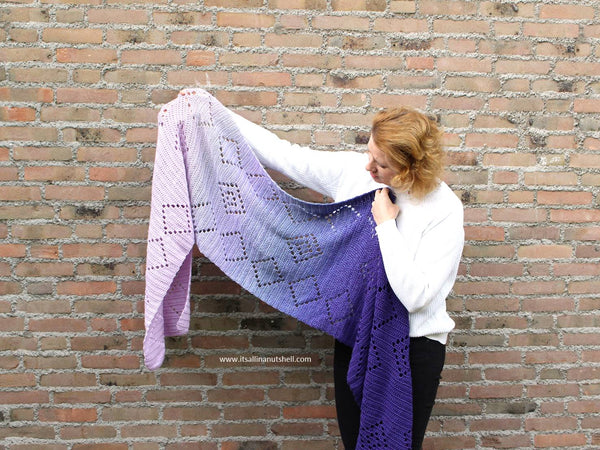 Patroon : Diamondiferous Delight Shawl / Omslagdoek - It's all in a nutshell